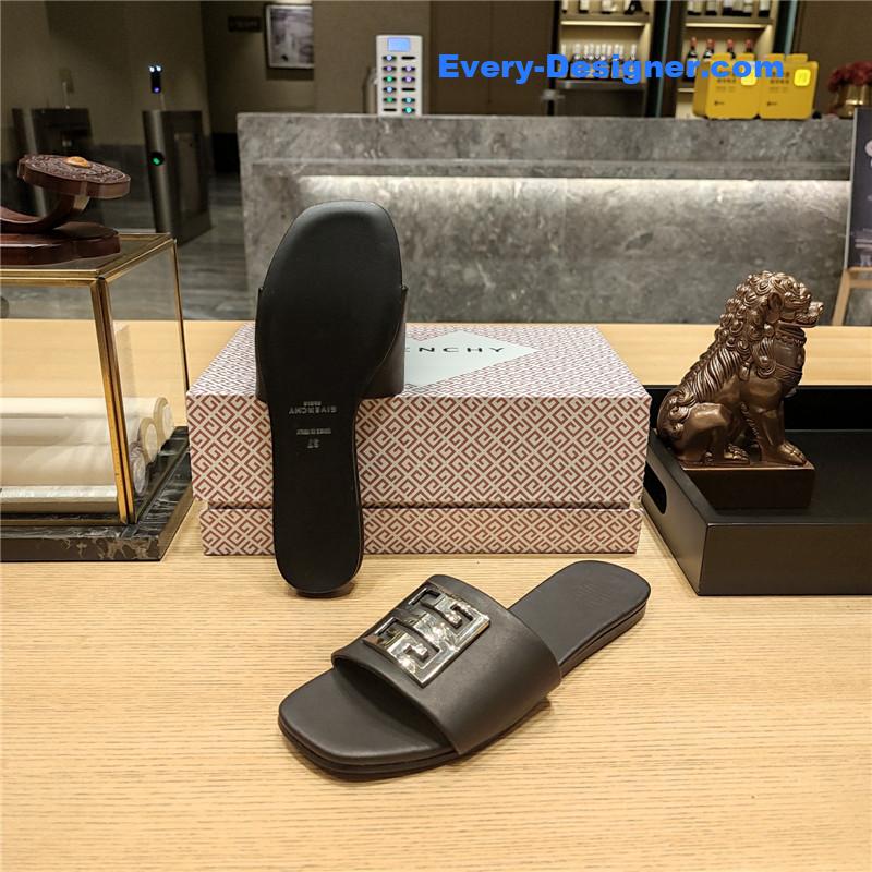 Givenchy Trendy Flat Slides