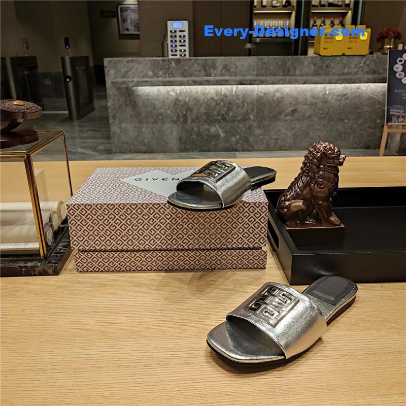 Givenchy Trendy Flat Slides
