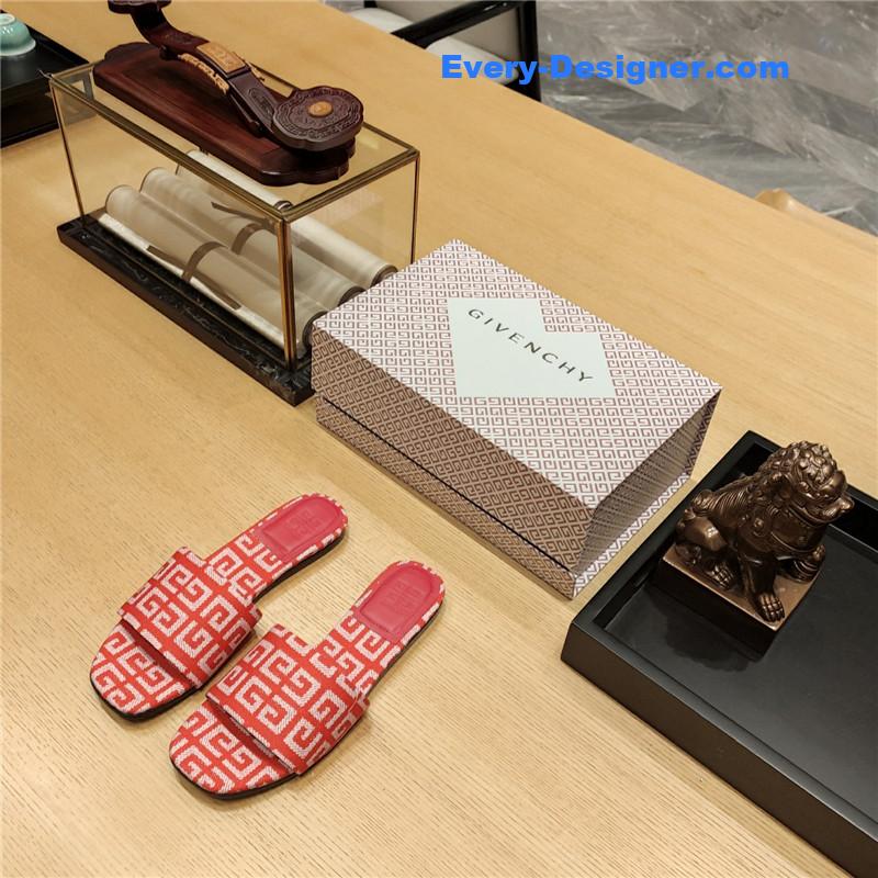 Givenchy Trendy Flat Slides