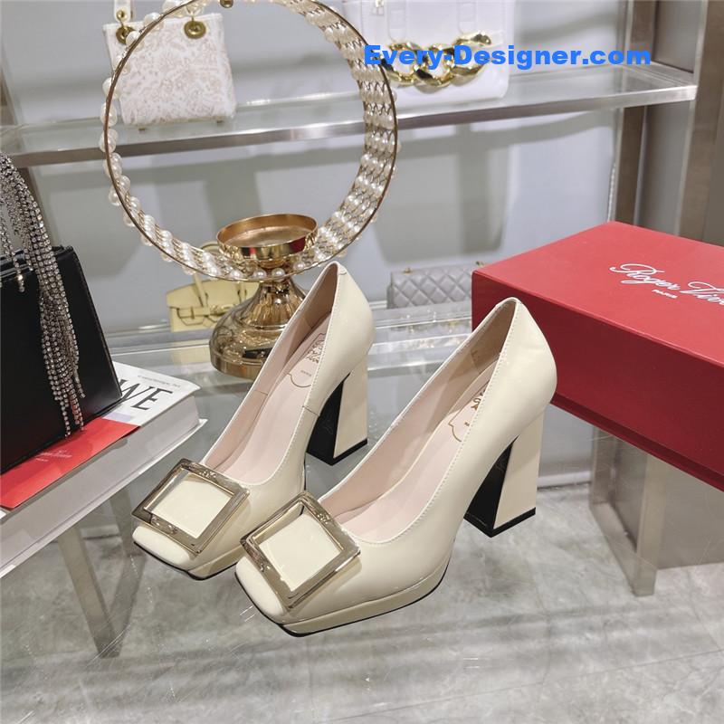 roger u1u1er classic buckle pumps