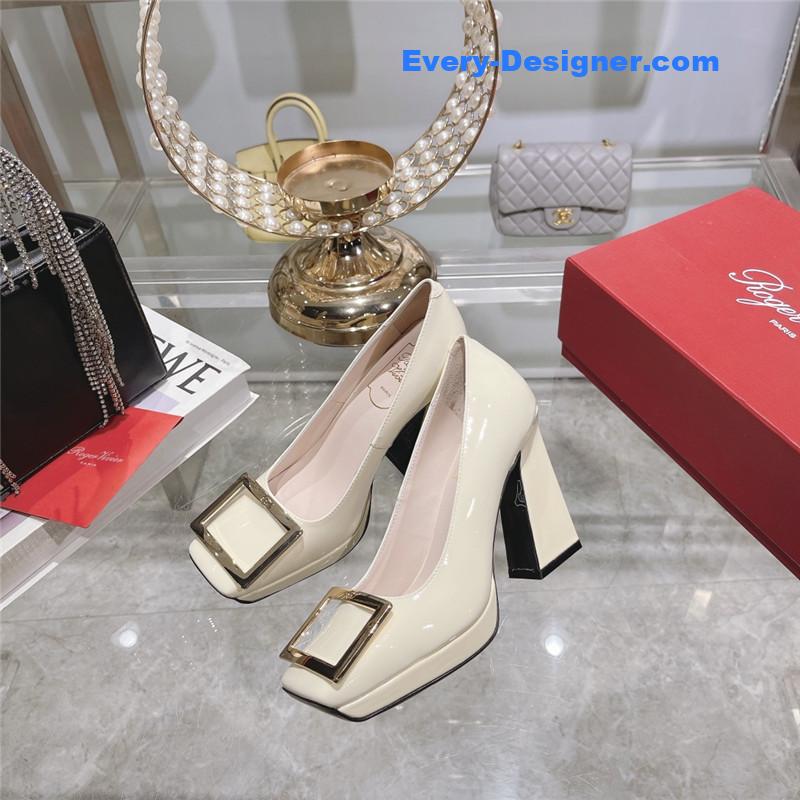 roger u1u1er classic buckle pumps