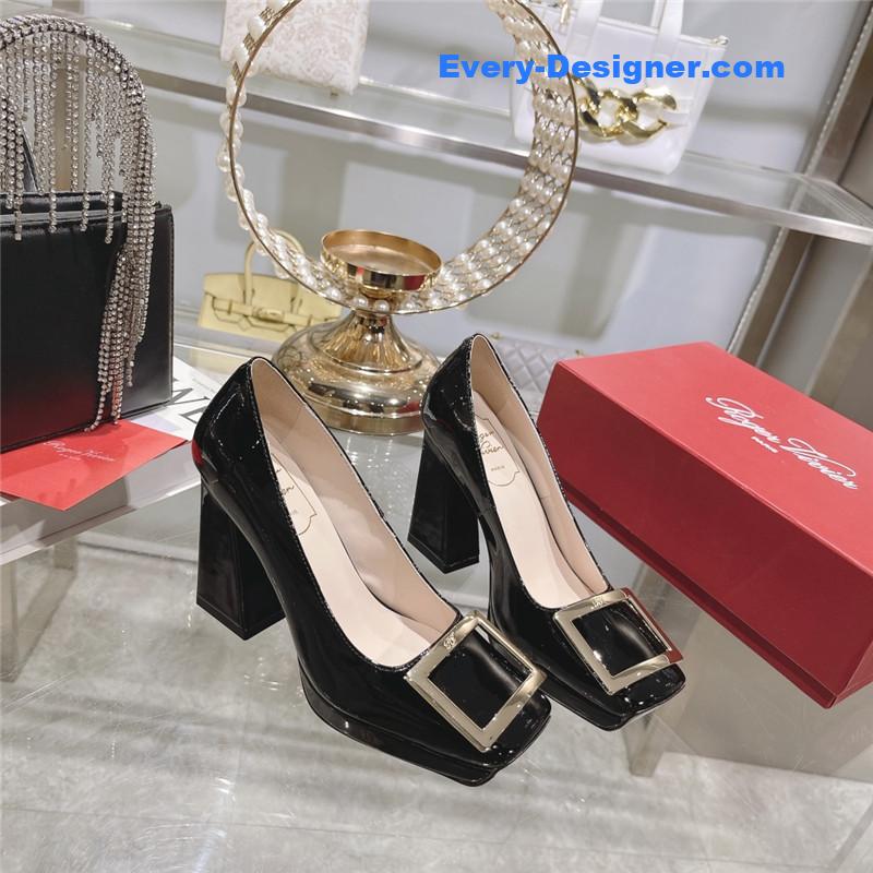 roger u1u1er classic buckle pumps