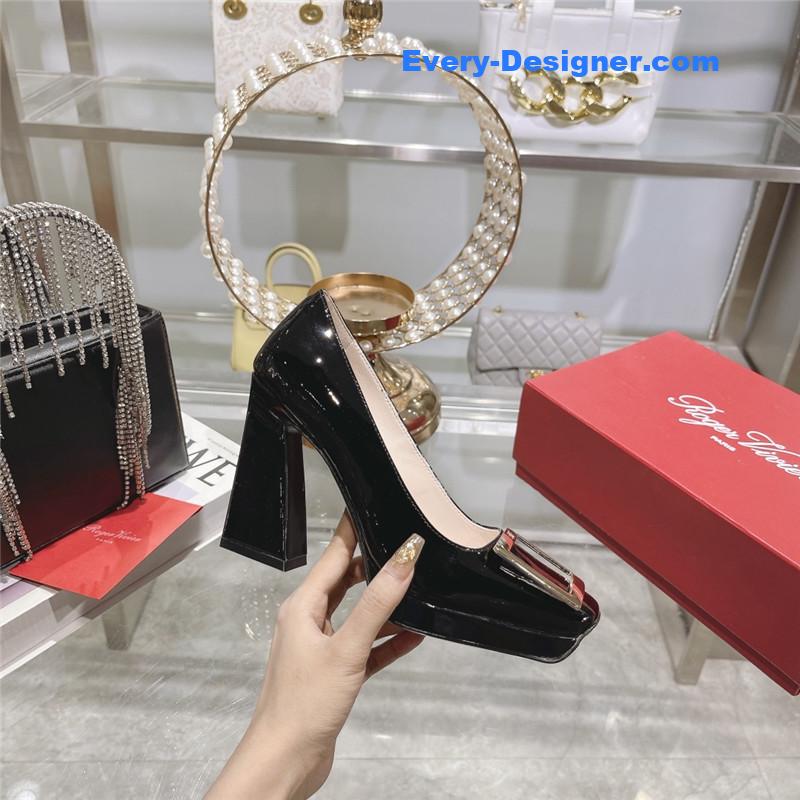 roger u1u1er classic buckle pumps