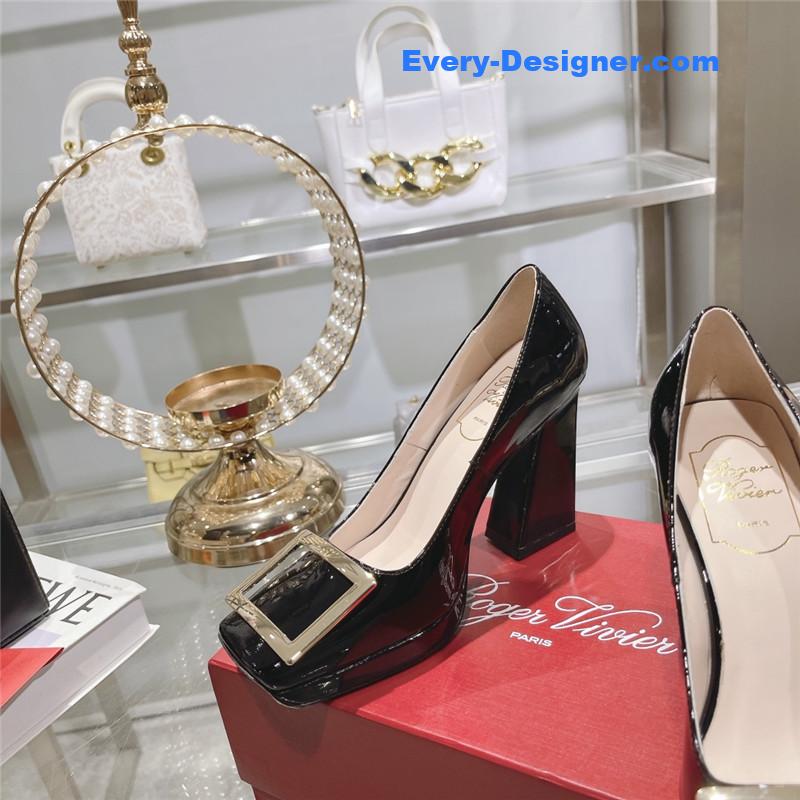 roger u1u1er classic buckle pumps