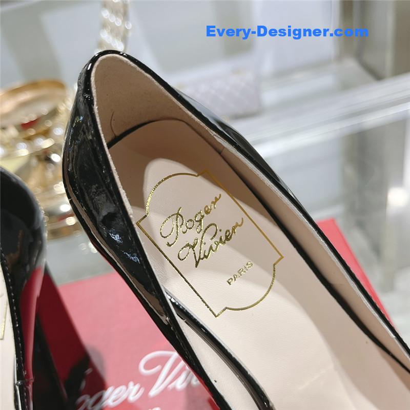 roger u1u1er classic buckle pumps