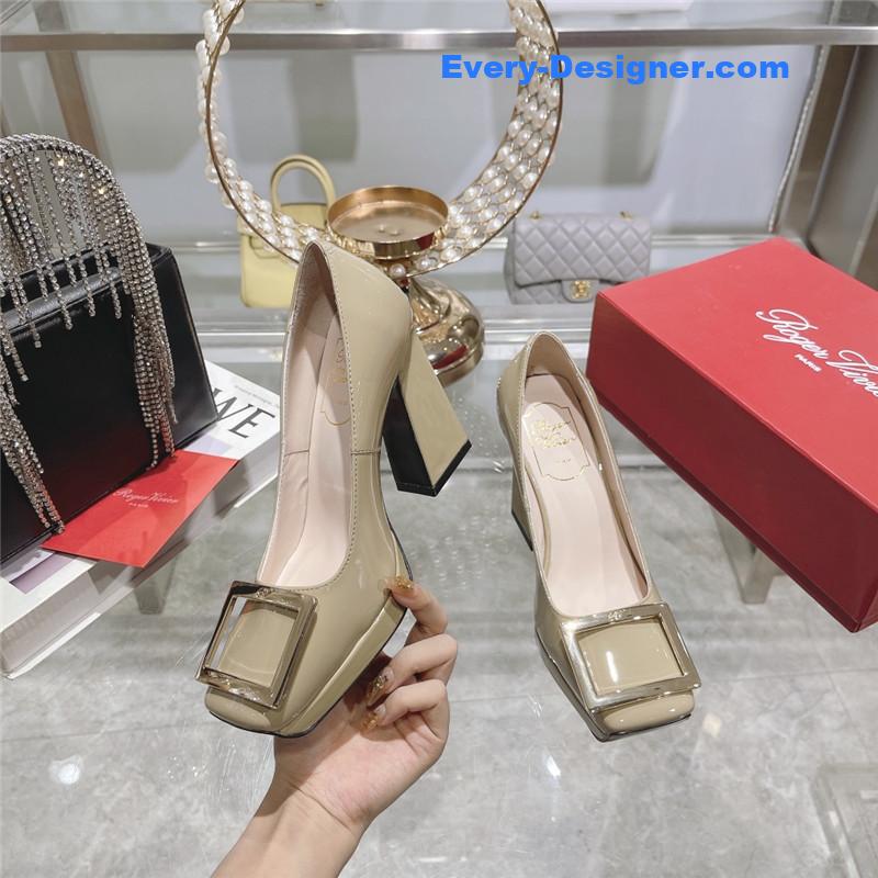 roger u1u1er classic buckle pumps