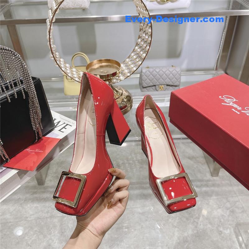roger u1u1er classic buckle pumps