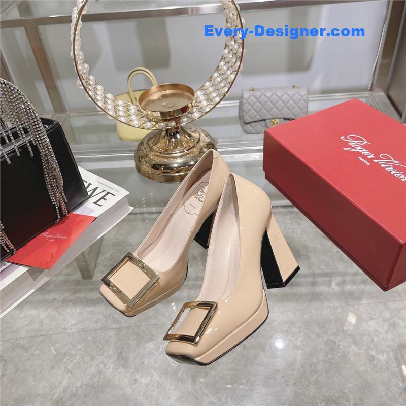 roger u1u1er classic buckle pumps