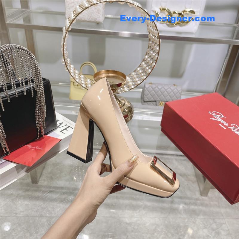 roger u1u1er classic buckle pumps