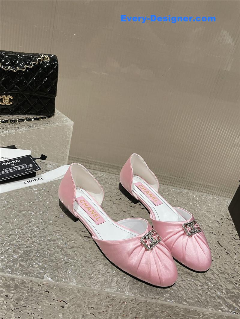 cc explosion D1am0nd buckle hollow sandals