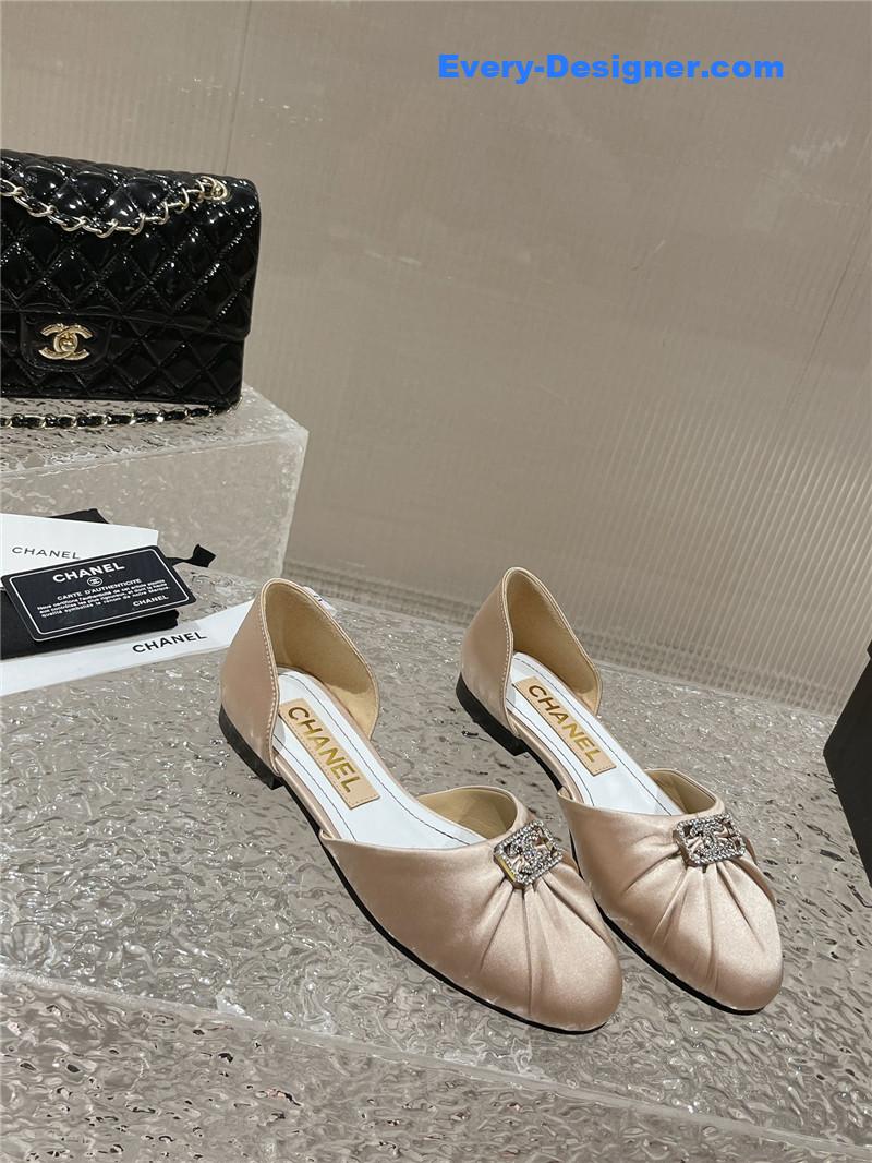 cc explosion D1am0nd buckle hollow sandals