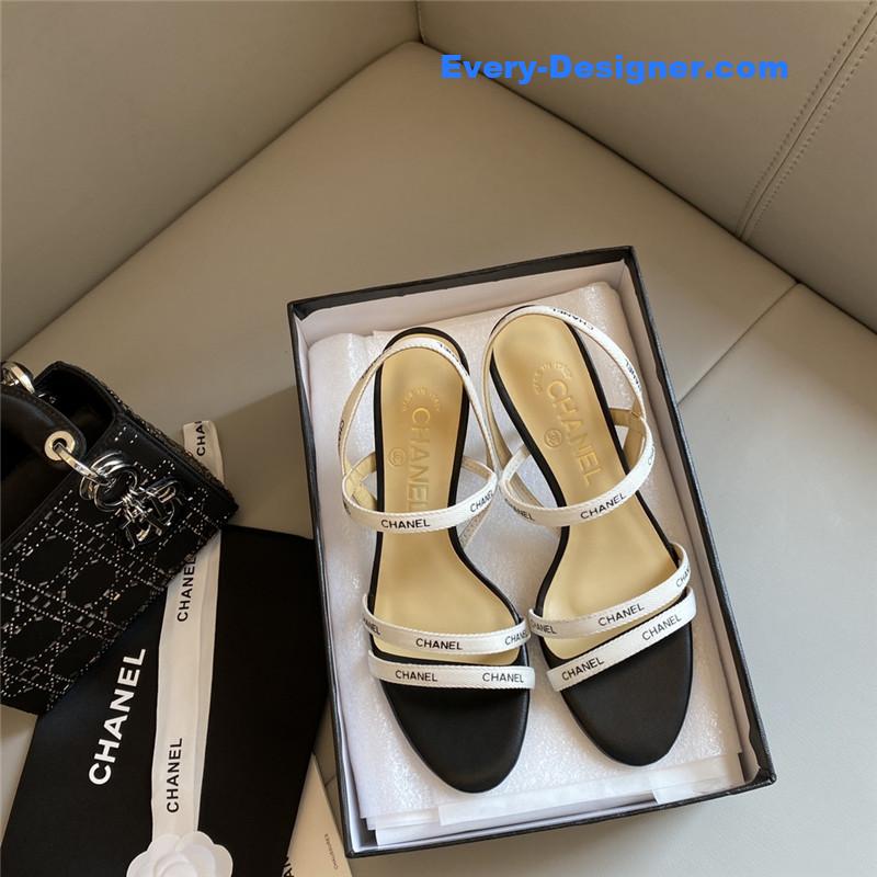 CC middle-aged series logo strappy high-heeled sandals