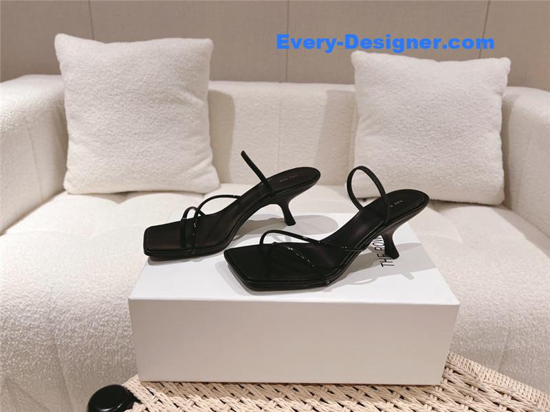 The R0w fake platform casual sandals