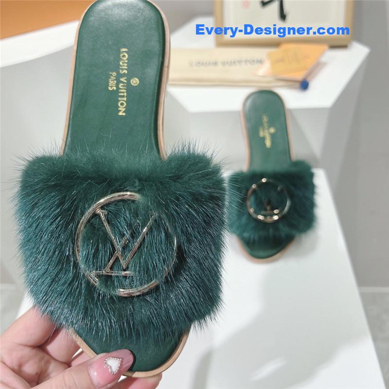 l0vis Vvtt0n lv flat open toe sandals