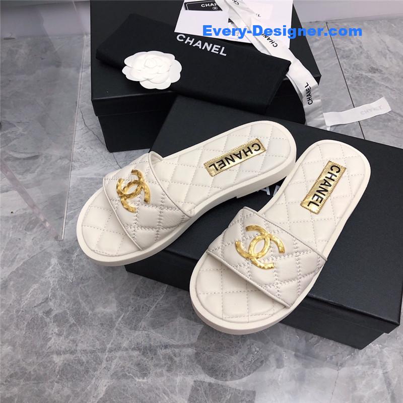 CC explosion Iogo sandals