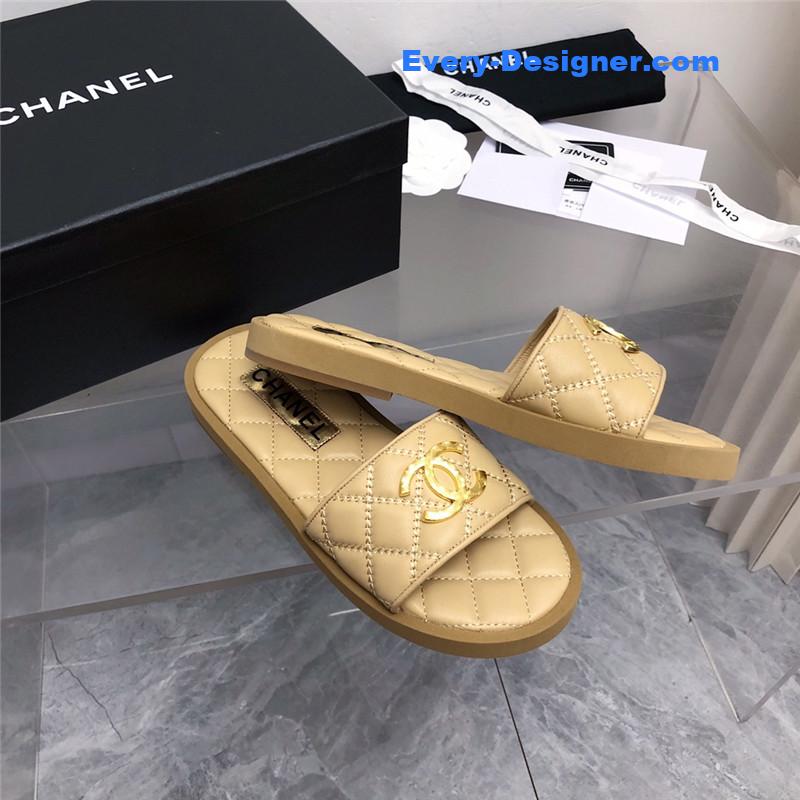 CC explosion Iogo sandals
