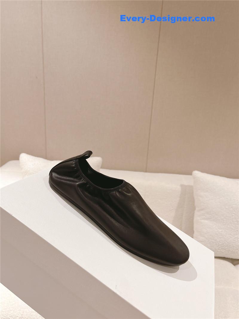 The R0w new trendy brand shoes