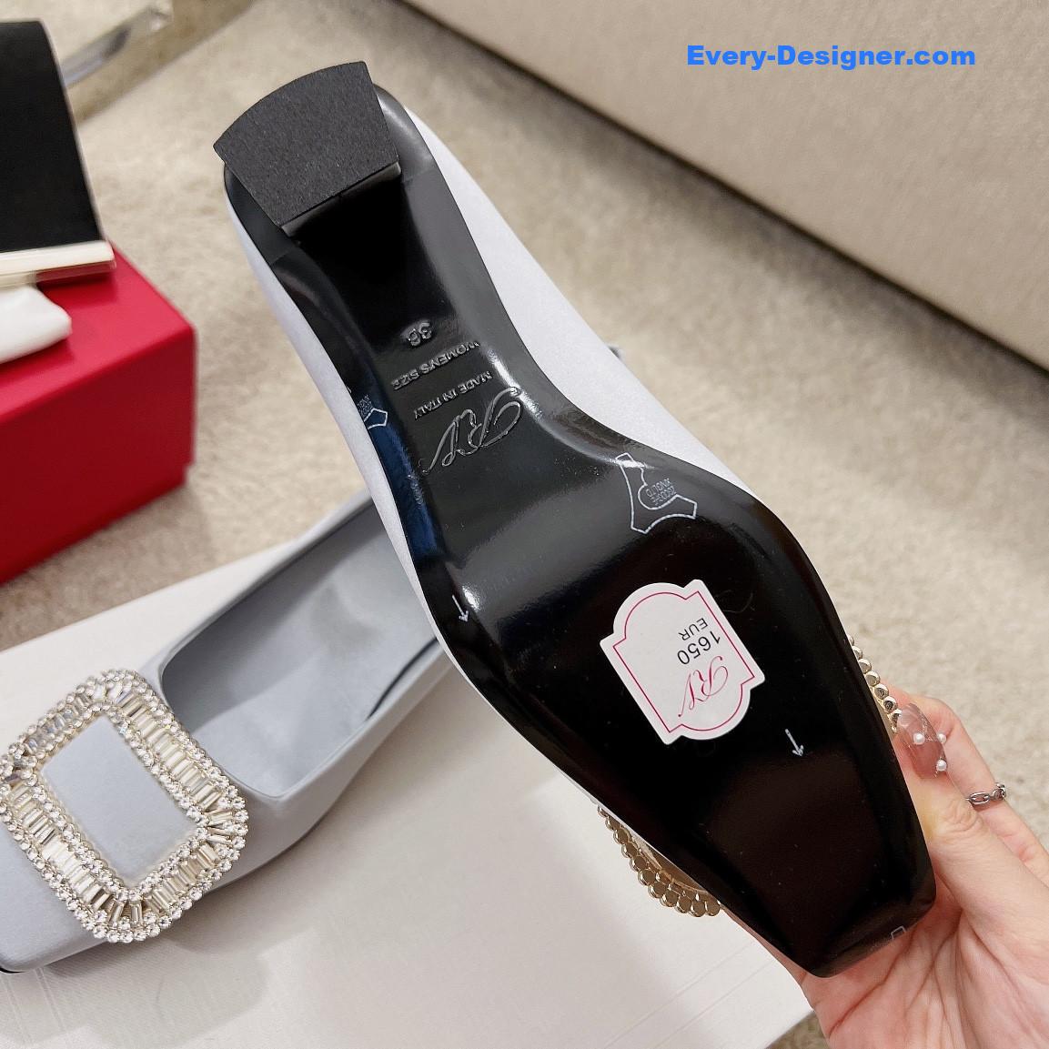 roger u1u1er silk d1am0nd buckle square heel shoes