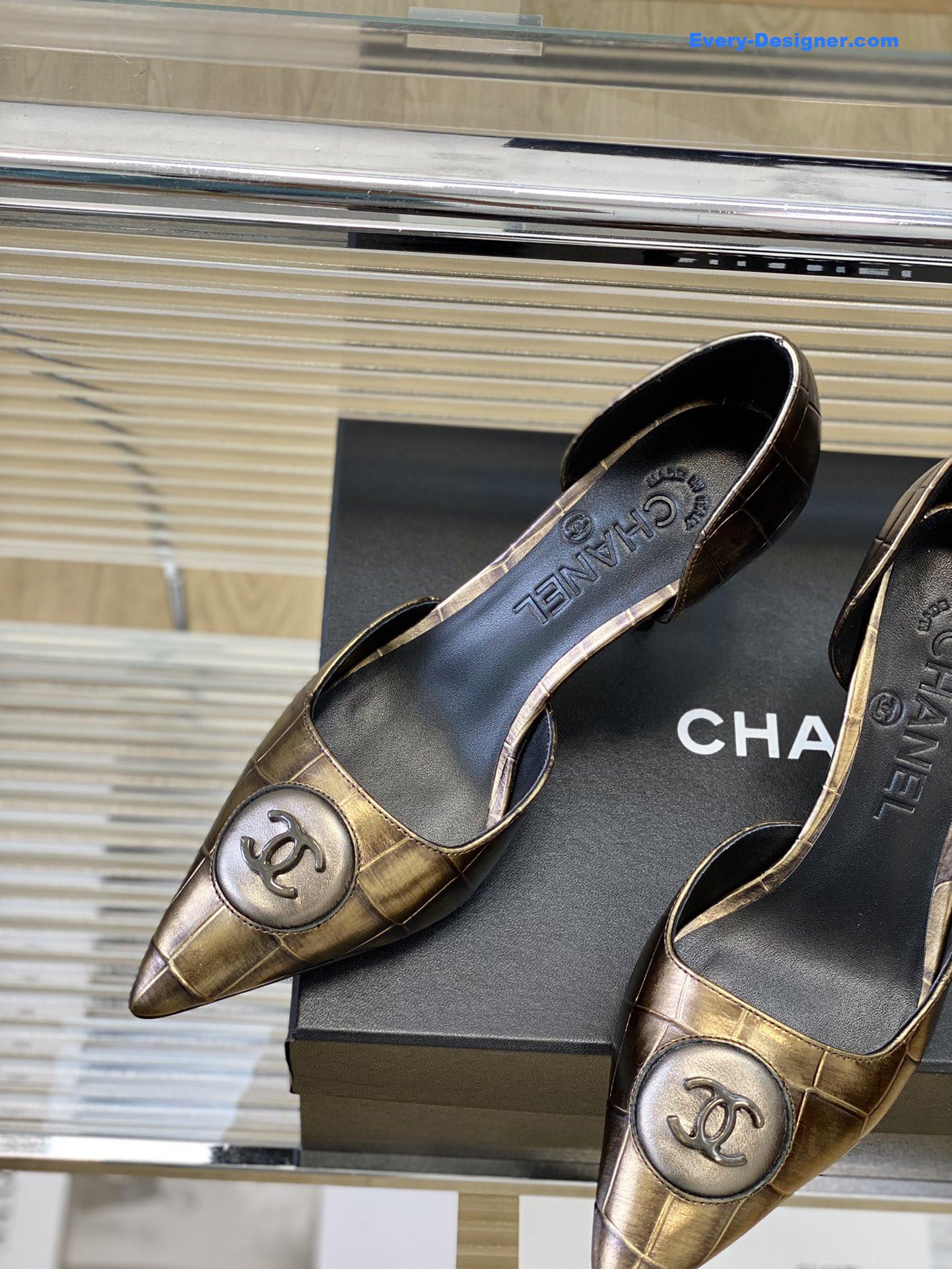 CC side empty high heels