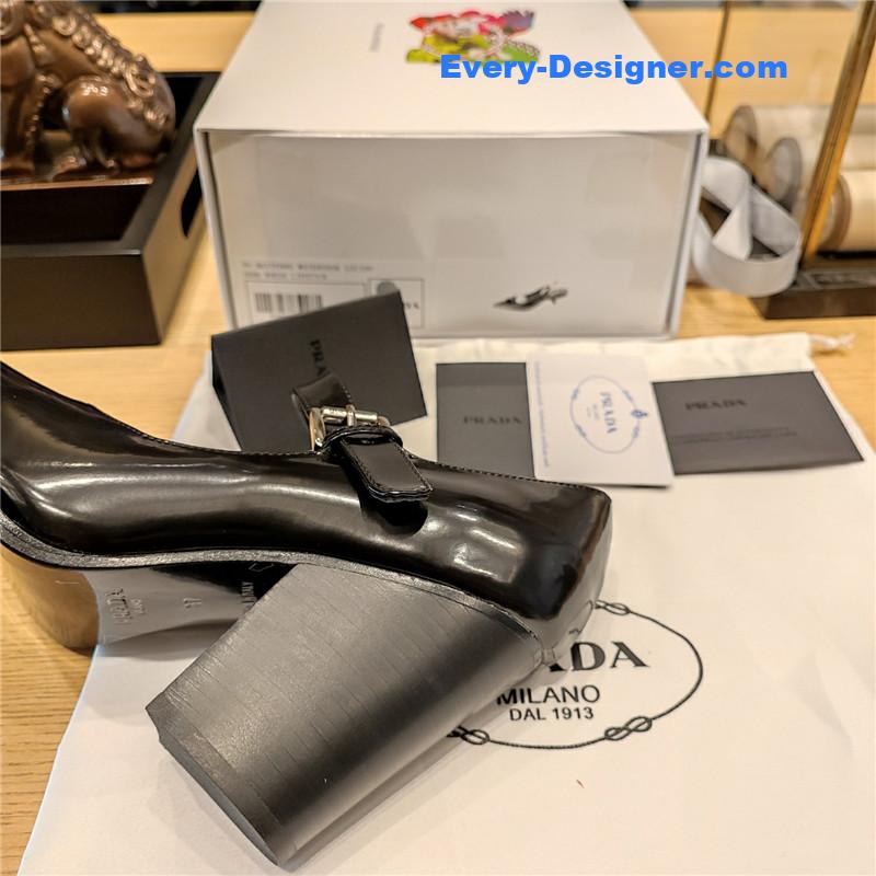 Pra*a wedge shoes