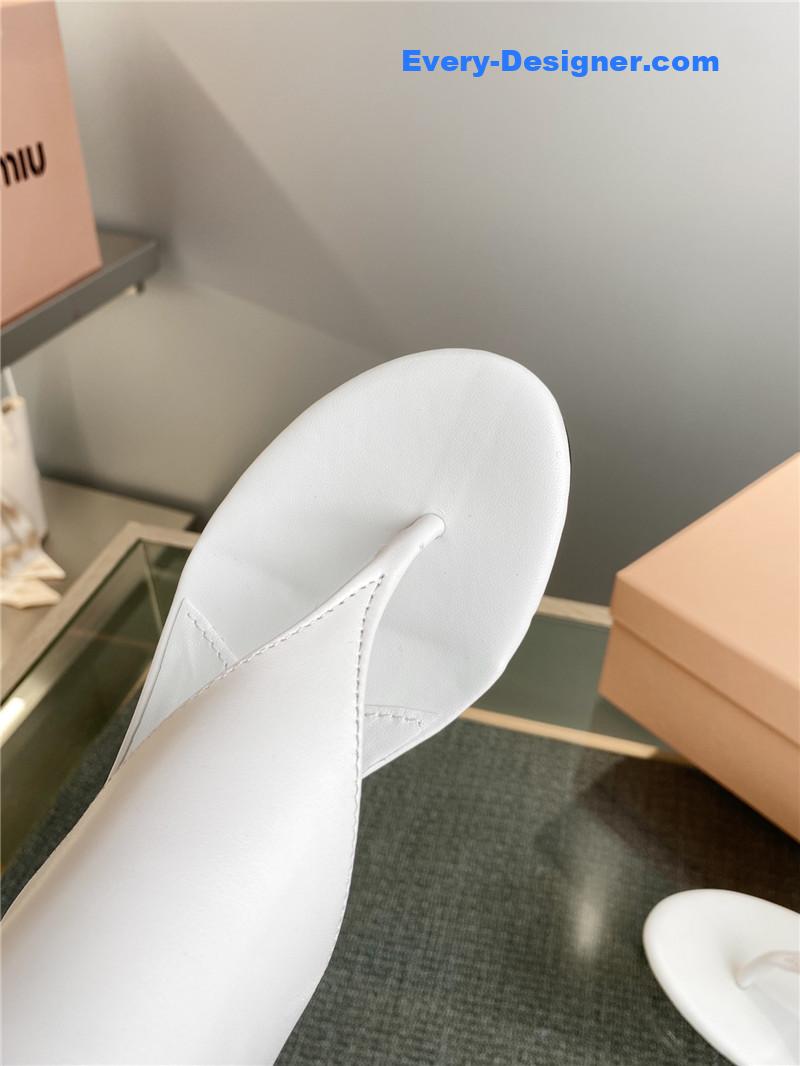 M1um1u sandals
