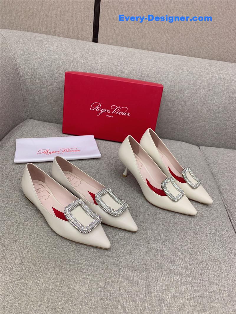 roger u1u1er classic d1am0nd buckle silk pumps