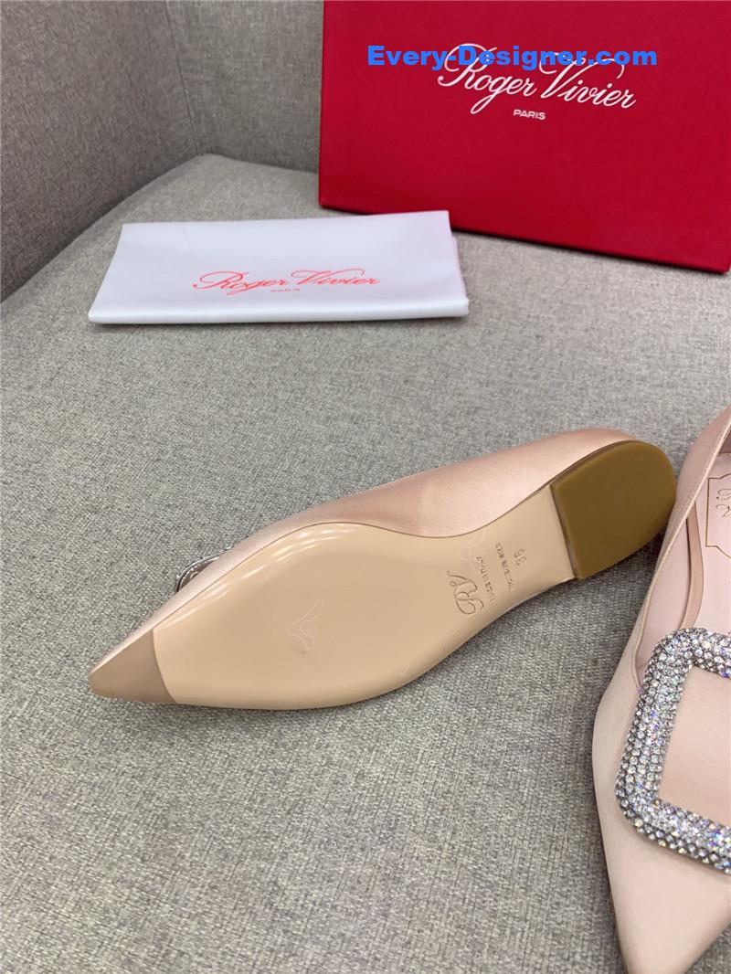 roger u1u1er classic d1am0nd buckle silk pumps