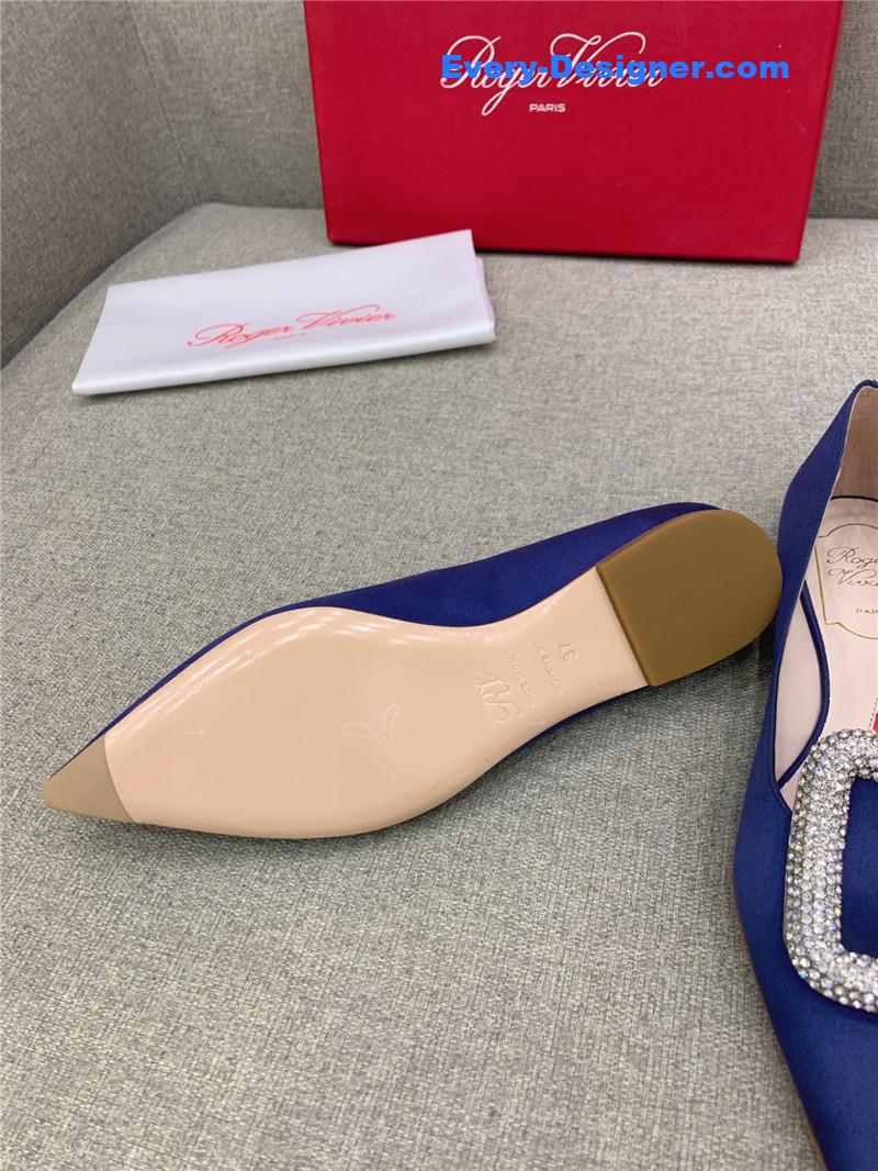 roger u1u1er classic d1am0nd buckle silk pumps