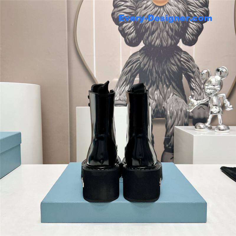 Pra*a round toe platform lace-up ankle boots