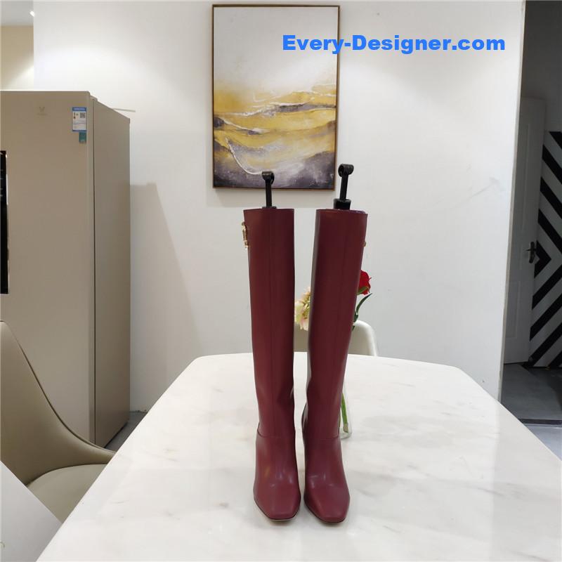 J1m*y Ch00 signature jc buckle chunky heel leather boots