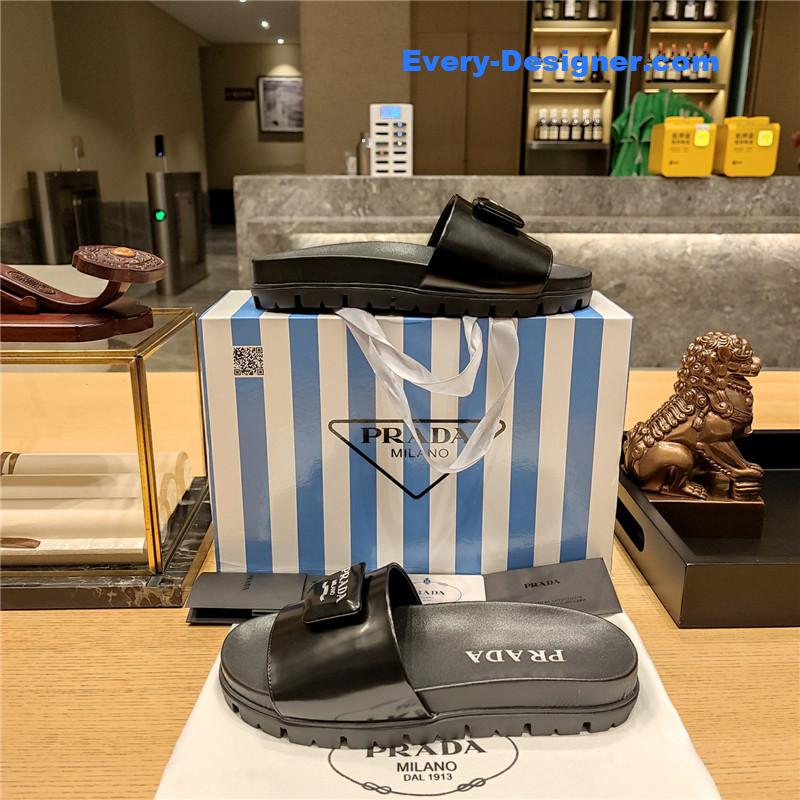 Pra*a “trapezoid logo logo creative” bag buckle slippers