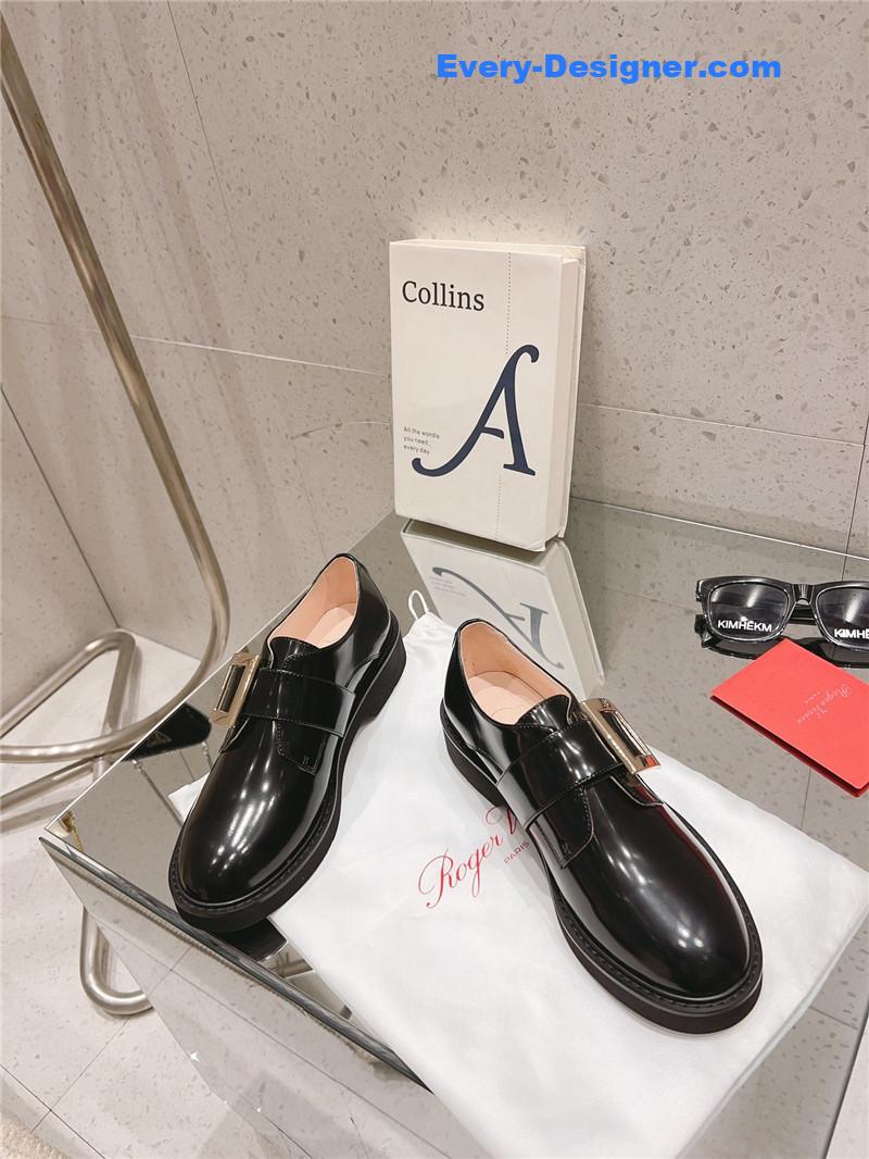 roger u1u1er metal buckle derby shoes