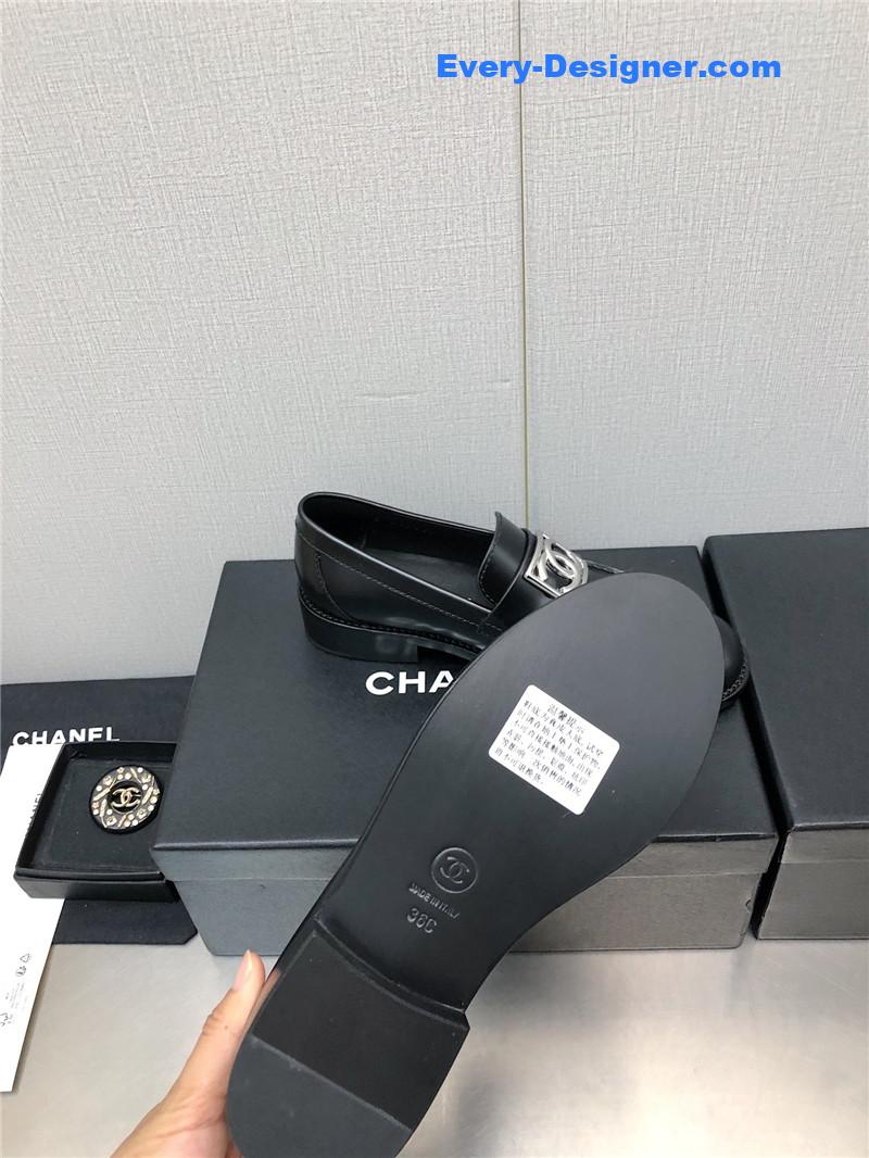 CC chunky heel round toe shoes