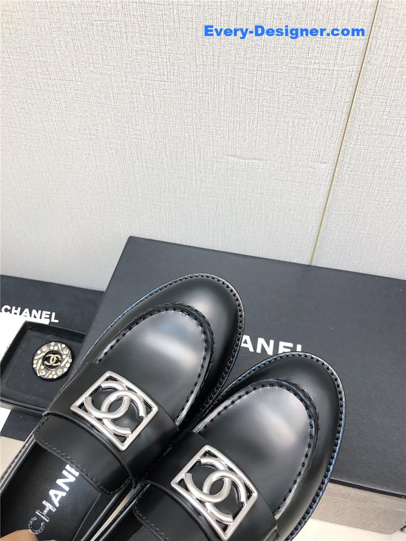 CC chunky heel round toe shoes