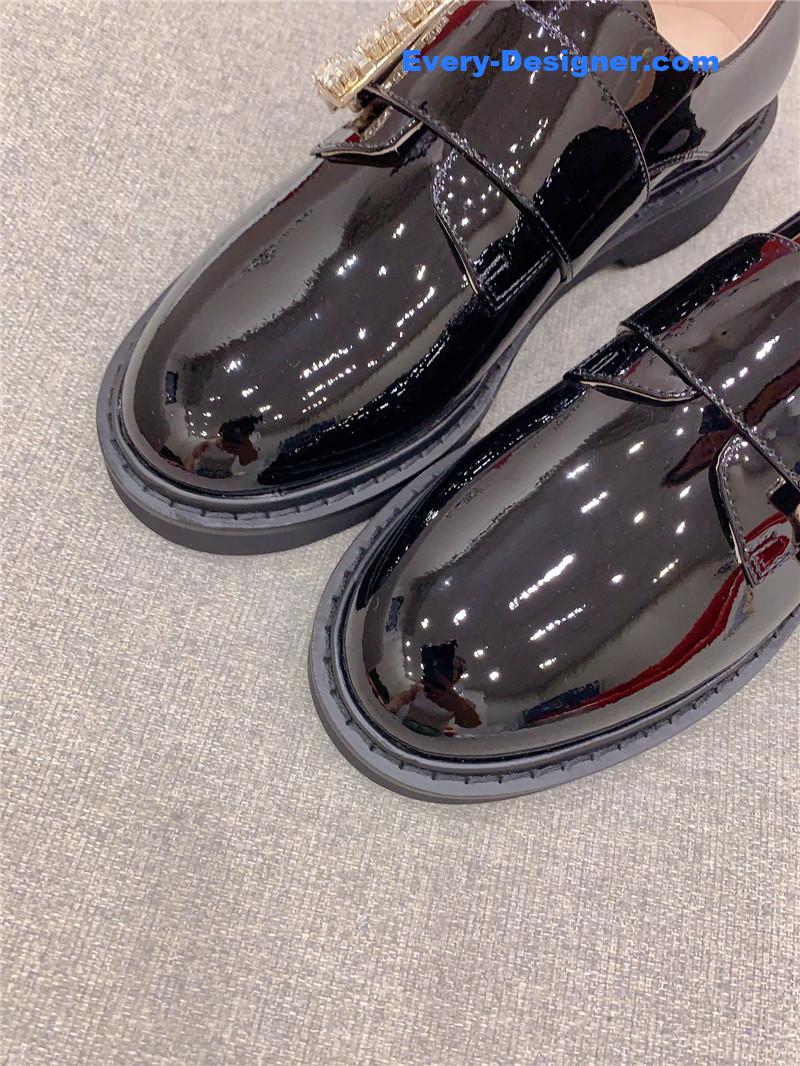 roger u1u1er new patent leather d1am0nd buckle loafers