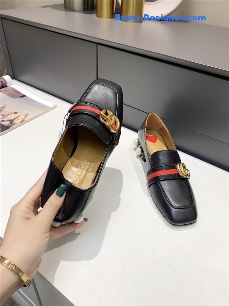 Gvc*1 pearl heel shoes
