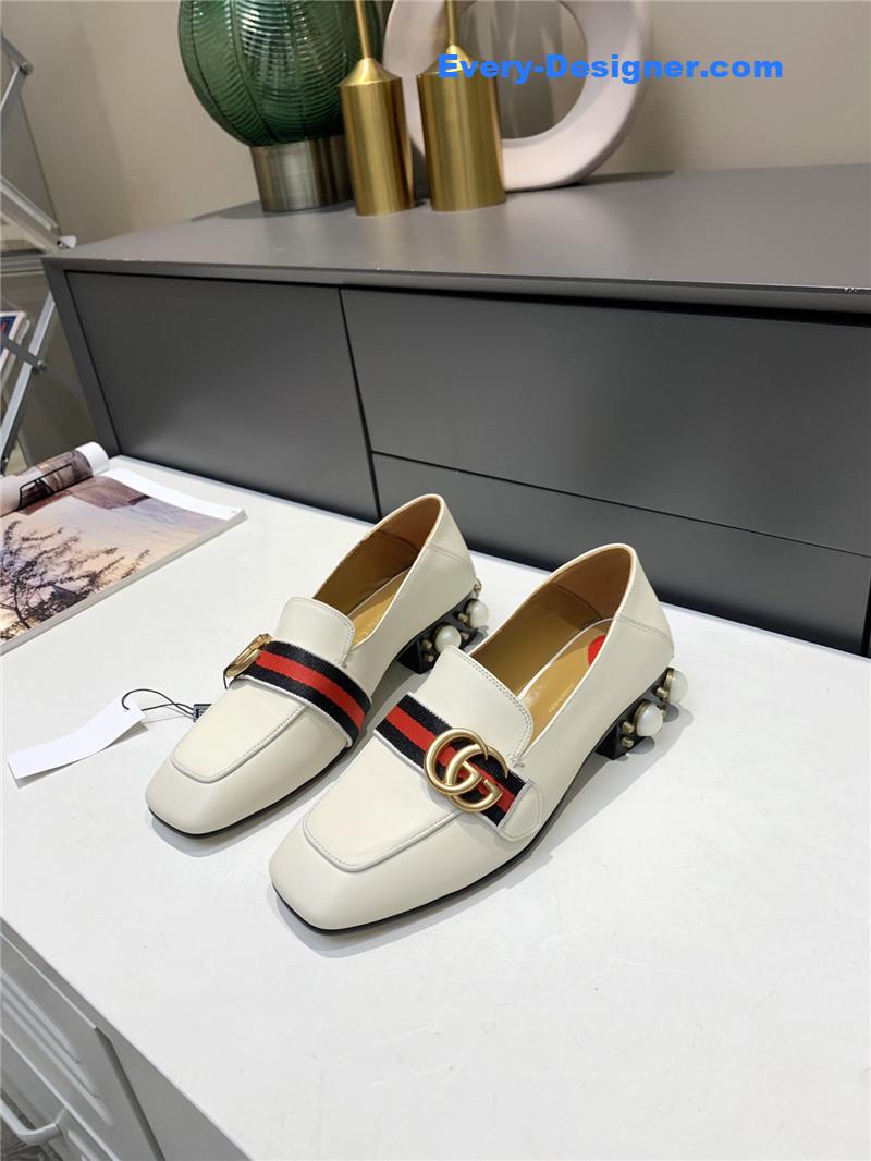 Gvc*1 pearl heel shoes