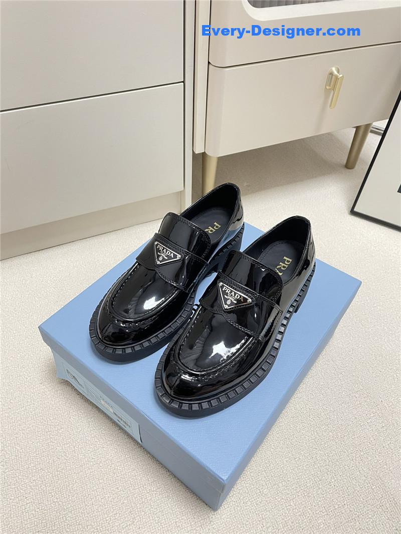 Pra*a classic triangle loafers