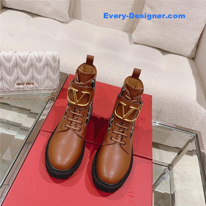 Va1e*ntin0 v-buckle martin boots