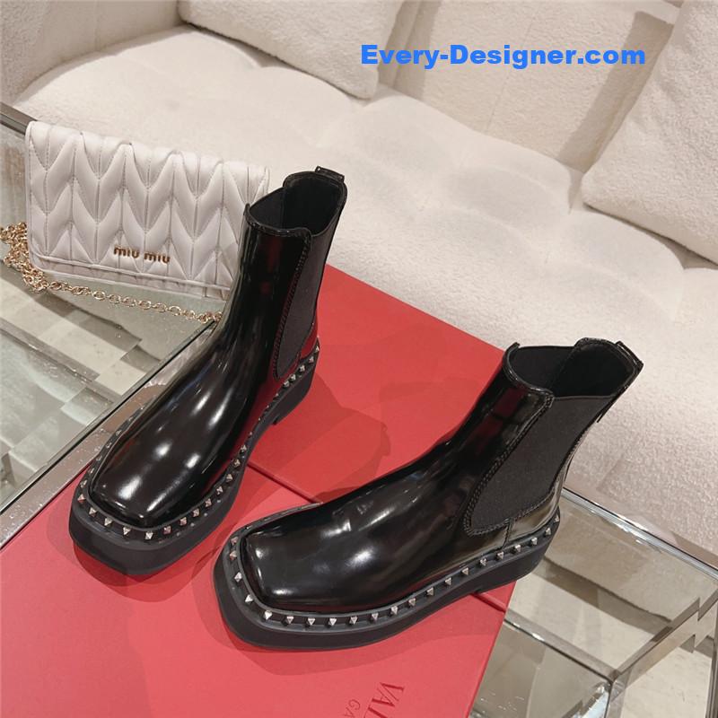 Va1e*ntin0 rivet short nude boots
