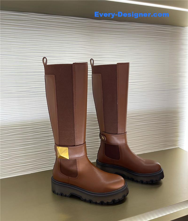 Va1e*ntin0 hardware v-buckle boots