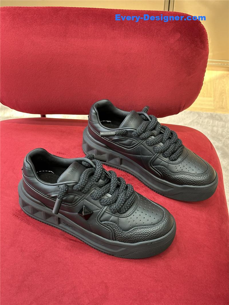 Va1e*ntin0 thick sole casual shoes