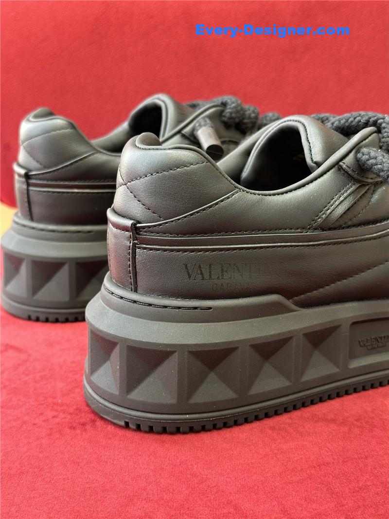 Va1e*ntin0 thick sole casual shoes