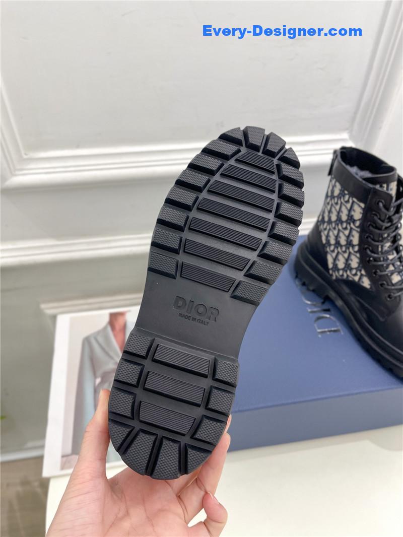 D10r new wool boots