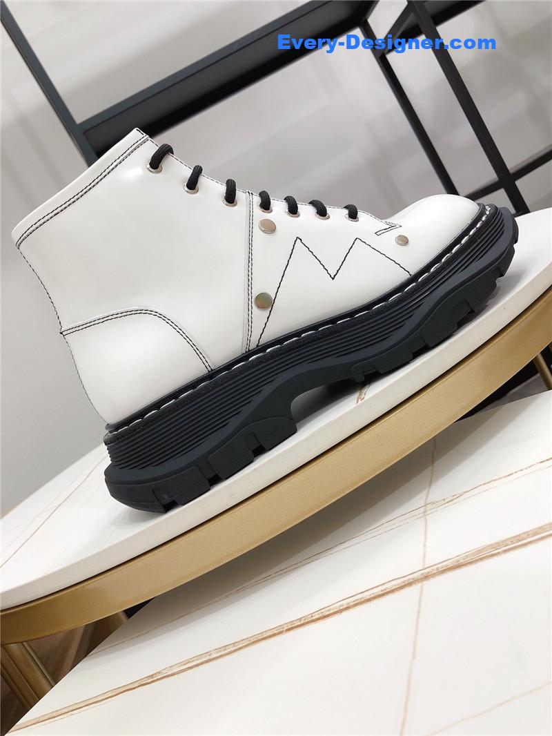 a1exa*der Mcqv*en new strappy boots