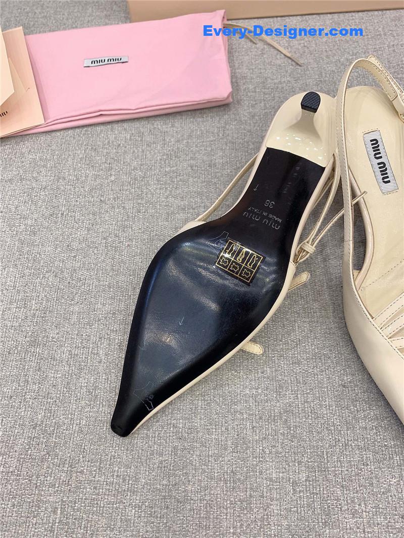 M1um1u catwalk style pointed toe kitten heels