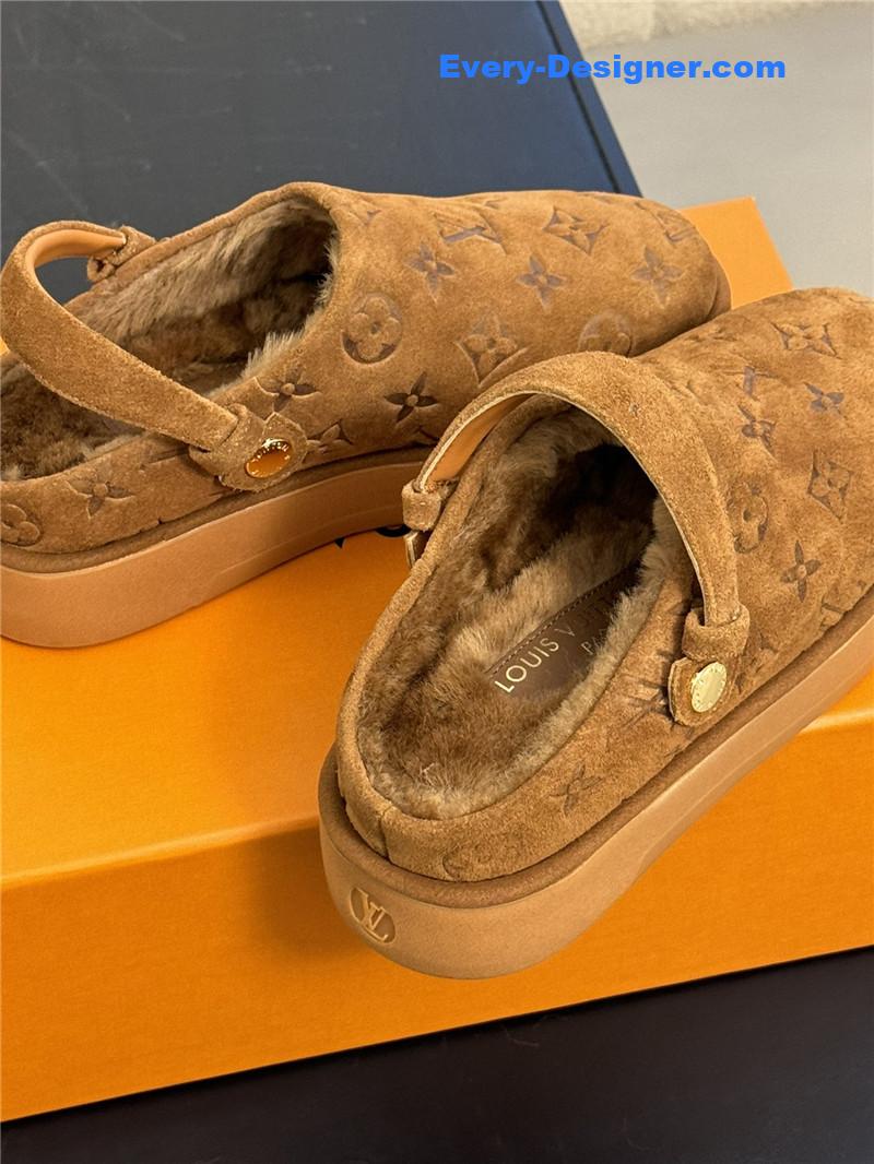 l0vis Vvtt0n lv platform slippers