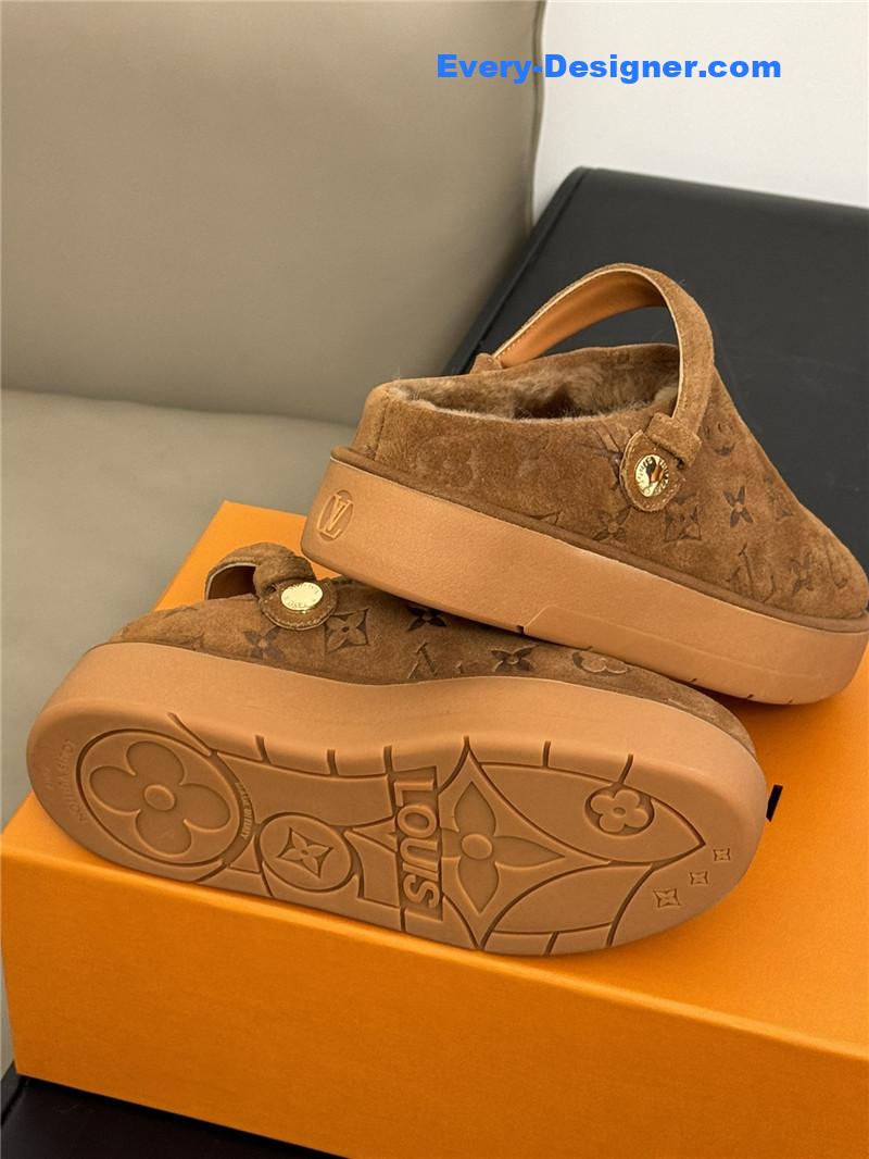 l0vis Vvtt0n lv platform slippers