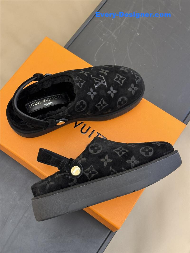 l0vis Vvtt0n lv platform slippers