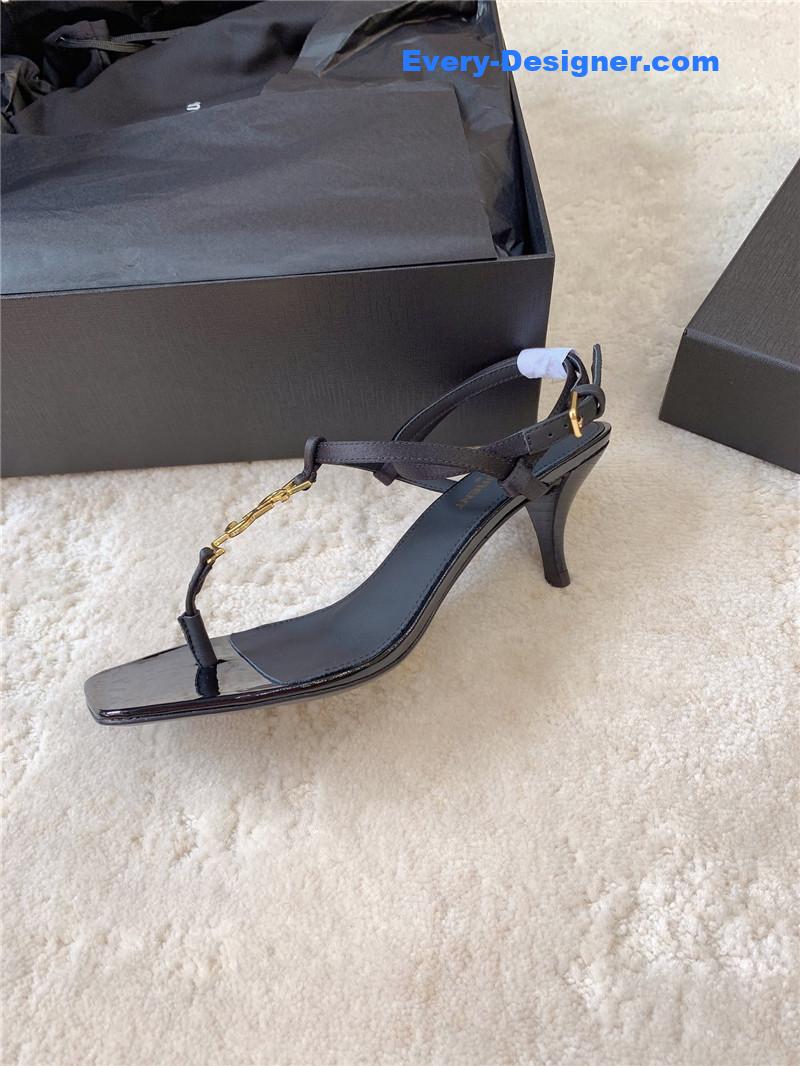 Y51 kitten heel sandals